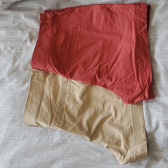Old Navy High Rise Khaki Shorts - Picture 9 of 9